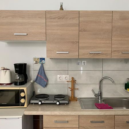 Holodek Apartments Ground & Semibasement Атина Екстериор снимка