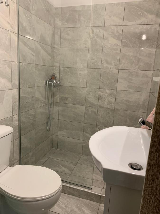 Holodek Apartments Ground & Semibasement Атина Екстериор снимка