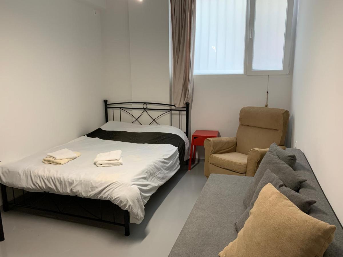 Holodek Apartments Ground & Semibasement Атина Екстериор снимка