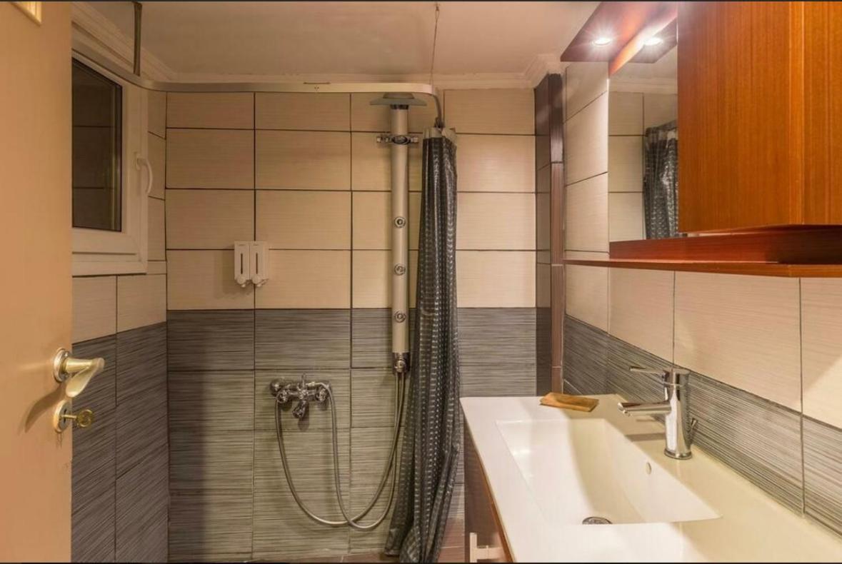 Holodek Apartments Ground & Semibasement Атина Екстериор снимка
