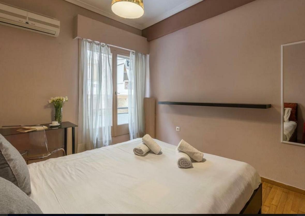 Holodek Apartments Ground & Semibasement Атина Екстериор снимка